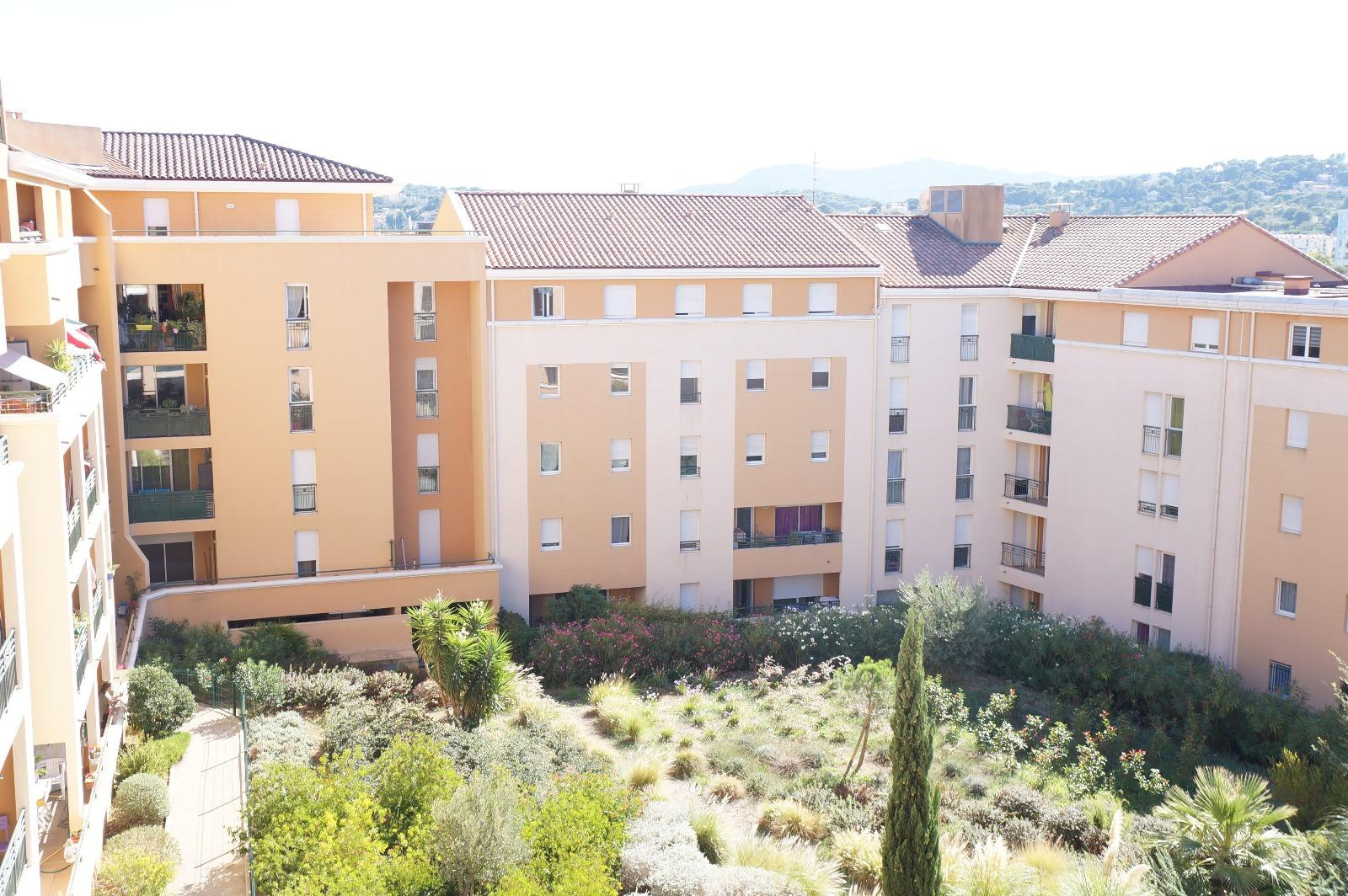 location La Seyne Patio des poetes T3, 61 m² + Garage