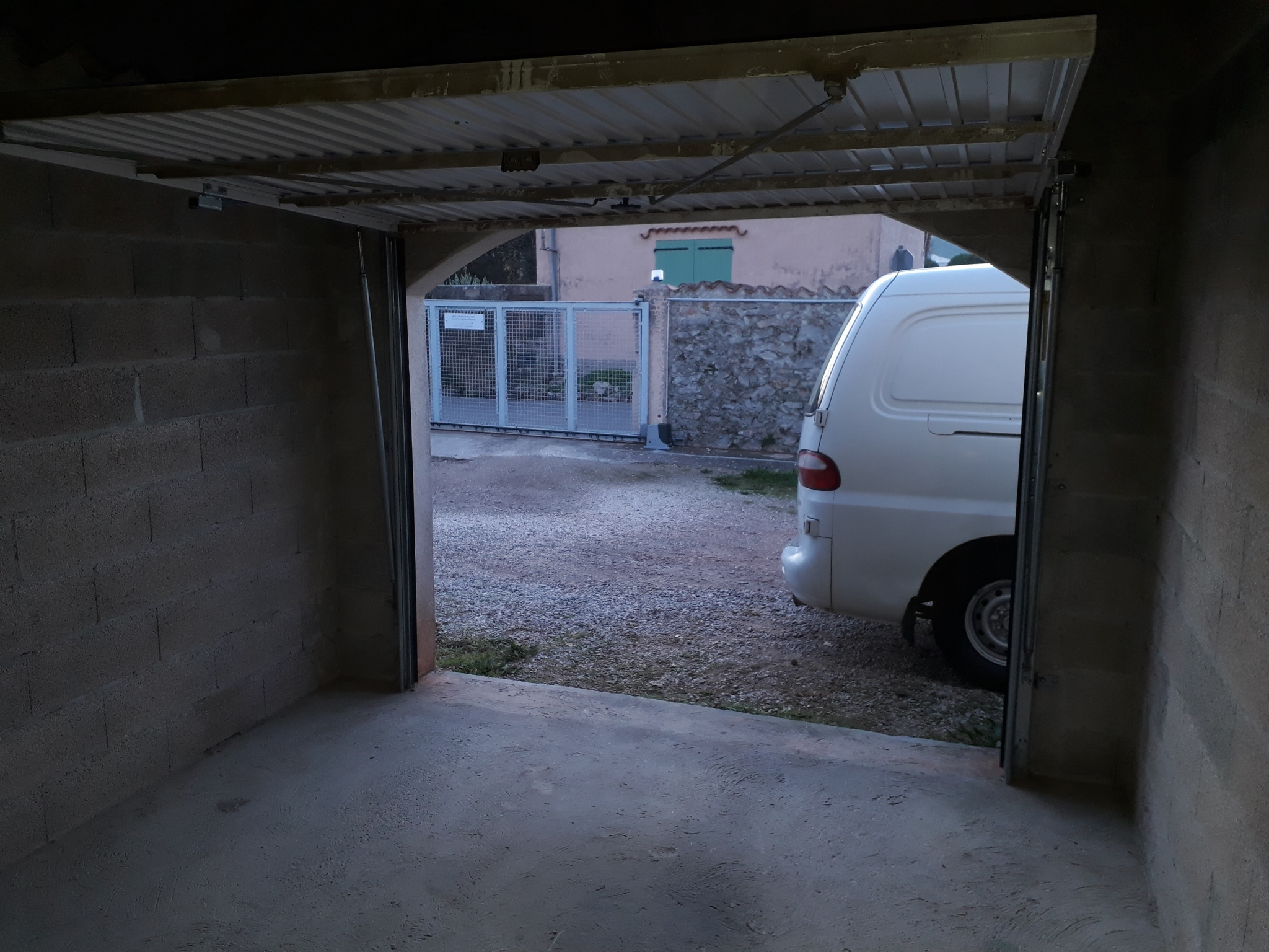 location GARAGES A LOUER